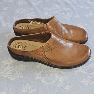 Earth Spirit Jenna Slip On Clogs Round Toe Leather Comfort Shoes Women's 9